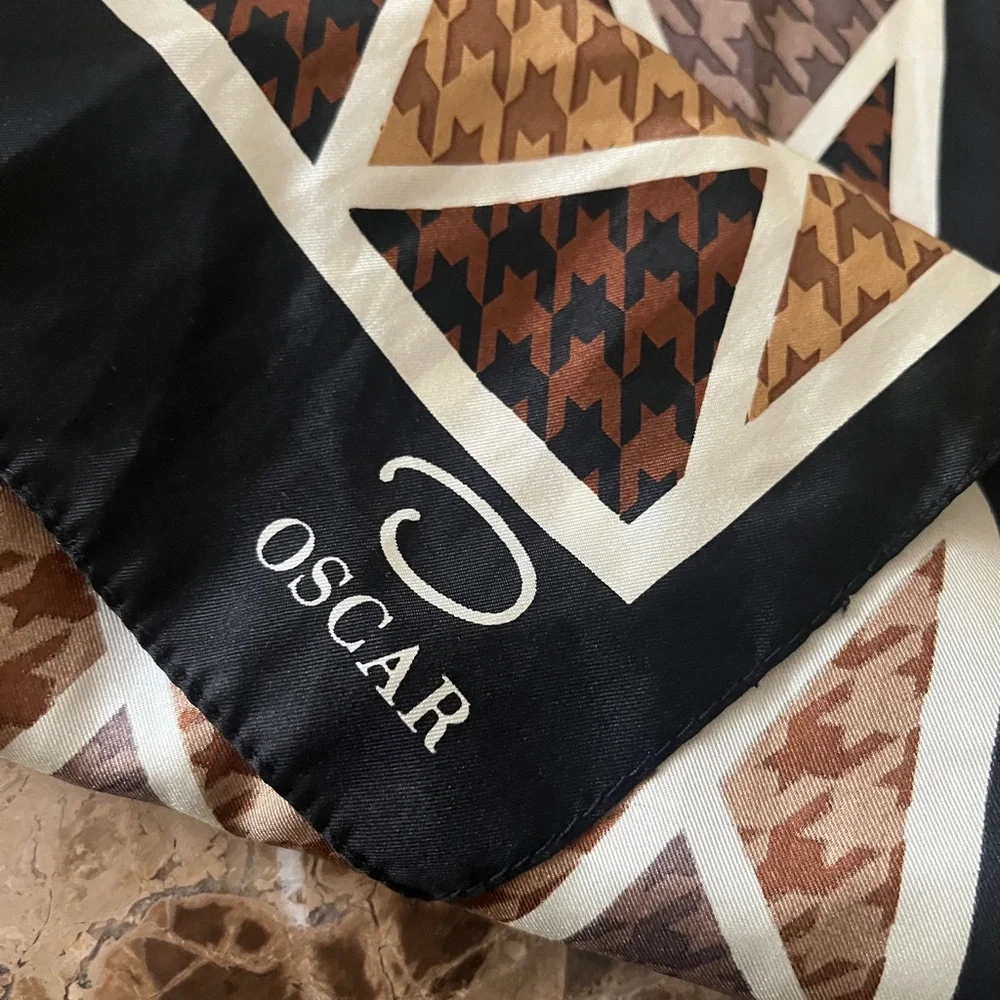 Oscar de la Renta Black, Brown & Tan Geometric Houndstooth Scarf